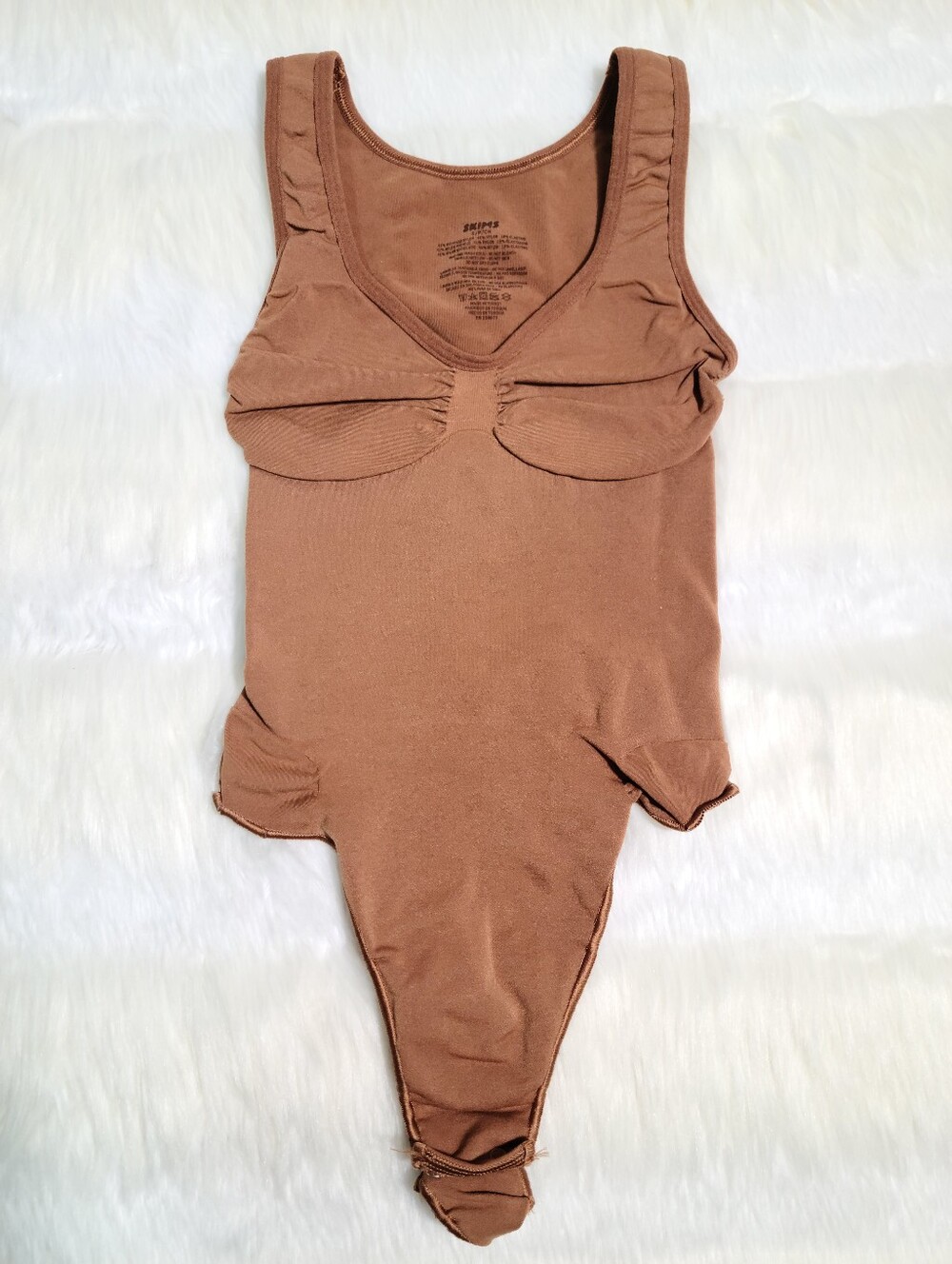 SKIMS Seamless Sculpt Scoop Neck Thong Bodysuit Bronze Small NEW